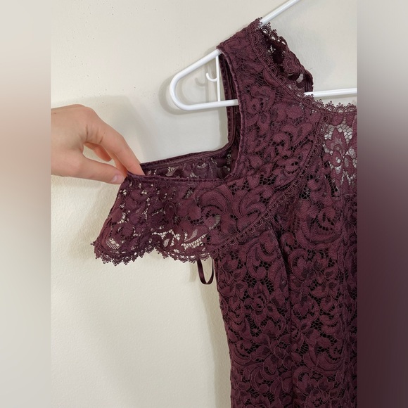 WHBM Elegant Lace Cold Shoulder Dress Burgundy Wedding Events Cocktail Sz 6 NWT - Picture 6 of 16